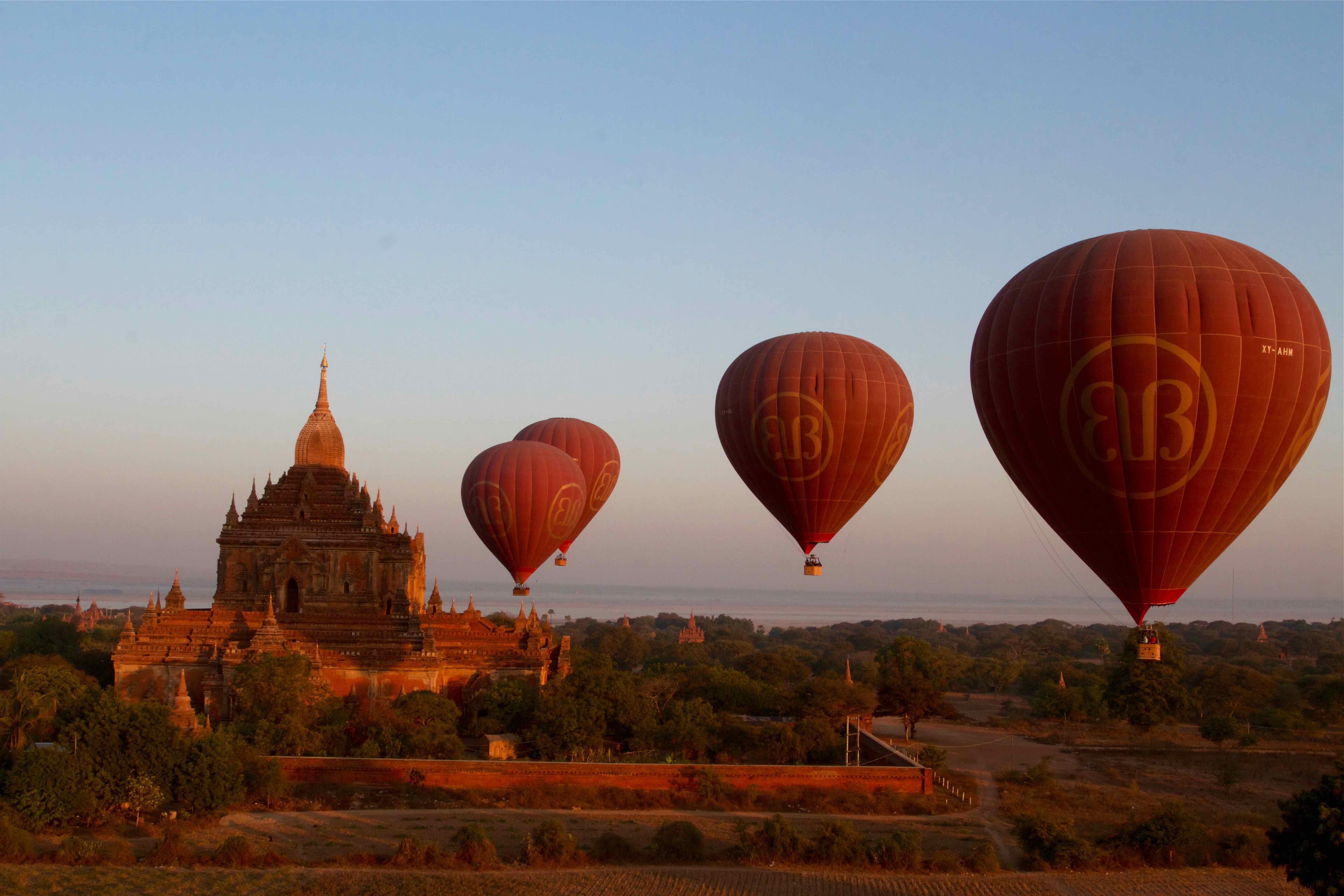 balloons-over-bagan